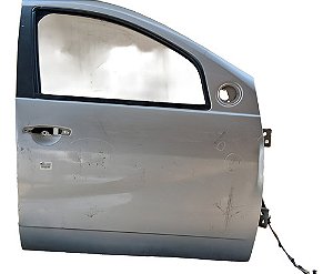 Porta Dianteira Direita Renault Logan 2008 A 2013 Detalhe Direito Prata