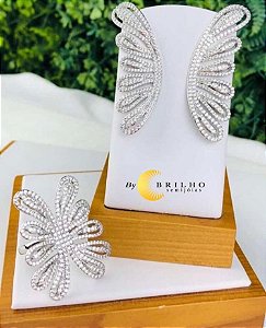 Anel de asa de borboleta carvejado com zircônia no ródio branco (7853)