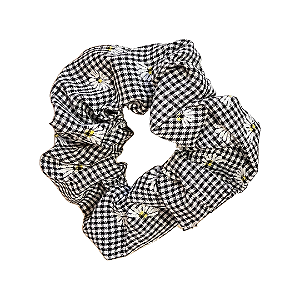 Scrunchie Xadrez com Margaridas