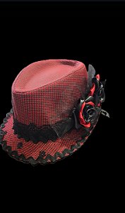 Chapéu preto/vermelho