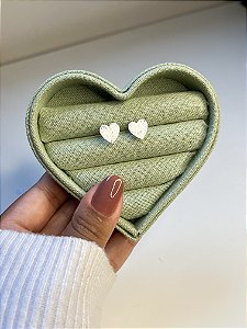 Brinco coração texturizado