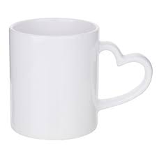 Caneca em Porcelana Branca e Alça de Coração