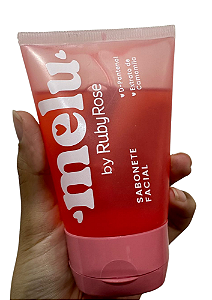 Sabonete facial de morango melu by ruby rose