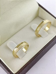 ALIANÇAS ABAULADA COM FRISO EM OURO 18K