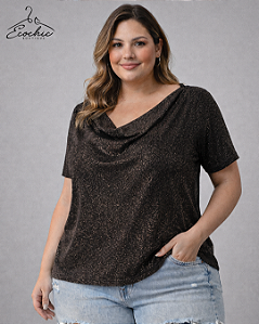 BLUSA PRETA COM GOLA DRAPEADA E BRILHO DOURADO