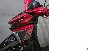 ADESIVO DA TOMADA DE AR LADO ESQUERDO VERMELHO-NEO 125 2025-ORIGINAL YAMAHA