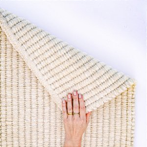 Tapete de Tear Manual Arado Cinza e Off White