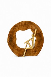 Escultura Em Madeira Com Figura Interna Em Metal - Mart