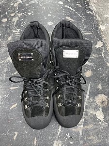Black hiking boots