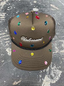 Boné Sample Trucker x Unlovsaint marrom