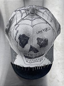 Boné hand drawn Skull