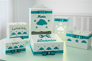 Kit Higiene Bebê Nuvem na cor Azul Turquesa – Porta Fraldas, Farmacinha, Potes, Lixeira
