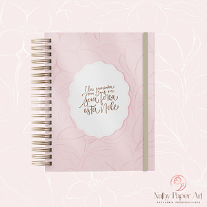 PLANNER ANUAL Mulheres de Fé - Ela Caminha com Deus (Rose)