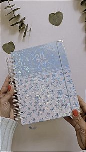 Capa Azul com Florzinhas Planner 2027 datado