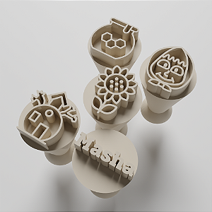 Kit com 05 Carimbos para docinhos/brigadeiro - Masha e Urso 2