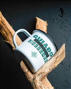 Caneca Esmaltada Retro Liberdade