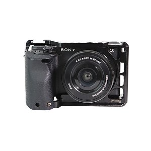 Câmera Mirrorless Sony A6400 + Lente 16-50mm OSS - Seminova