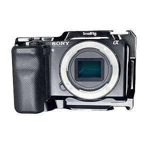 Câmera Mirrorless Sony Alpha ZV-E10 (Corpo) - Seminova