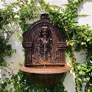 Fonte de Parede Cara de Minerva
