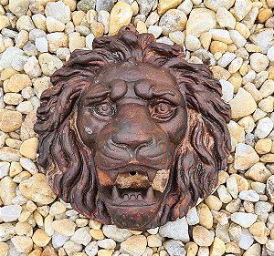 Fonte de Parede Cara de Leão Simples