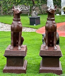 Escultura Cachorro Dobermann com base