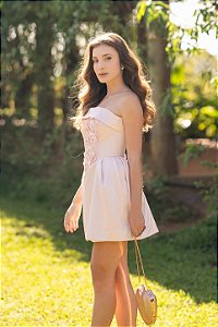 Vestido curto textura Pétalas