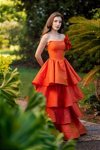 Vestido em camadas Pétalas