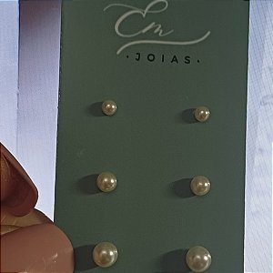 BRINCO TRIO PEROLA SINTETICA BANHADO A OURO 18K