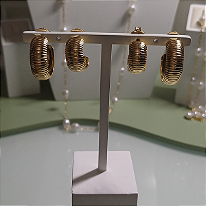 BRINCO DUPLA  ARGOLA TEXT. BANHADO OURO 18K