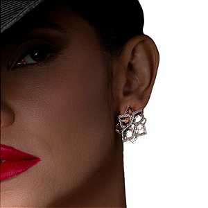 BRINCO  CRAVEJADO ZIRCONIA BANHADO OURO18K
