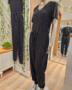 Macacão malha risca de giz