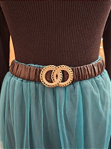 Cinto elástico preto detalhe em strass