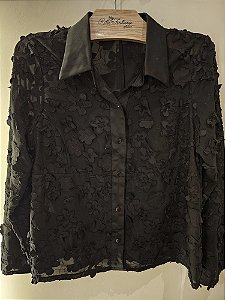 Camisa bordado relevo flores ♡