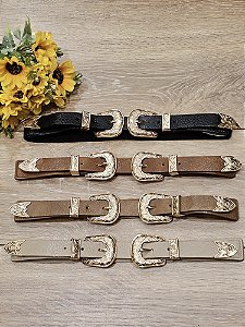Cinto elástico duas fivelas detalhadas
