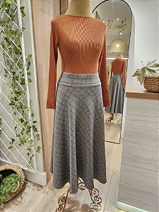 Saia midi malha flanelada cor grafite