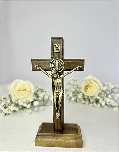 Crucifixo de Madeira com medalha - 12 cm