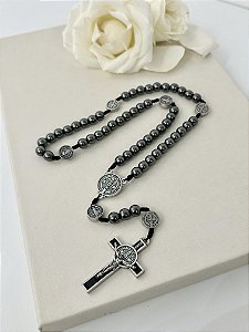 Terço hematita São Bento