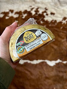 QUEIJO COLONIAL ARTESANAL COM ERVAS FINAS DORF - MEIA LUA