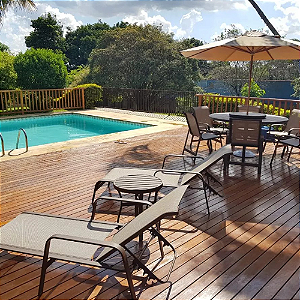 Kit Jogo de Mesa Giratória Aluminio com 6 Cadeiras Espreguiçadeiras Piscina e Guarda Sol