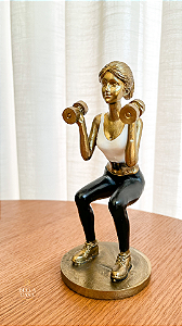 Mulher fit decorativa
