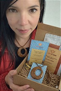 Kit Mães Joanas | Colar cerâmica Abstrato + Café