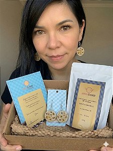 Kit Mães Joanas | Brinco Cerâmica Oncinha Roots + Café