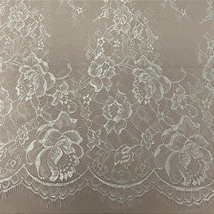 Renda Chantilly 40004 Off White - valor referente peça de 3 metros