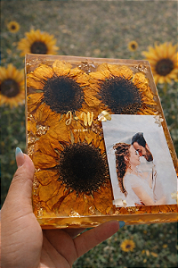 ETERNIZAÇÃO DE BUQUE GIRASSOL 20*30*6CM