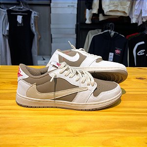 TRAVIS SCOTT X AIR JORDAN LOW BEGE