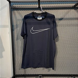 CAMISETA ESPORTIVA DRI-FIT NIKE UV COMPRESSÃO 4