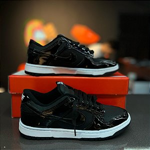 NIKE DUNK LOW SB - PRETO VERNIZ/BRANCO