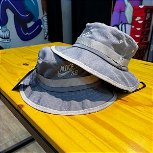 BUCKET NIKE GRAY