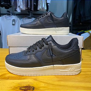 TÊNIS NIKE AIR FORCE 1 "BLACK & NAVY BLUE"