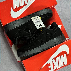 TÊNIS NIKE AIR FORCE 1 BLACK SUEDE